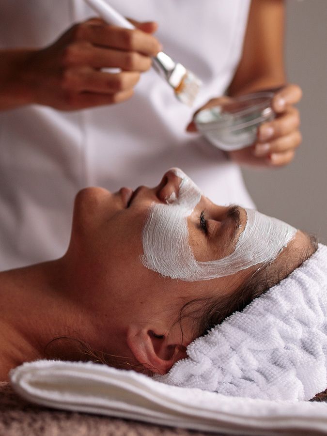 Facial Glowing: Jenis, Manfaat, & Hasil Instan